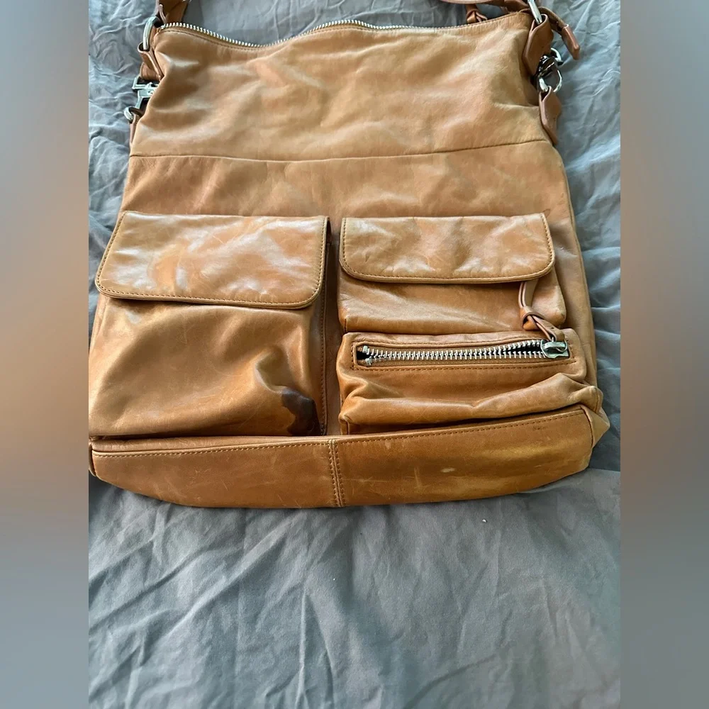 HOBO International leather adjustable crossbody bag - Picture 7 of 13